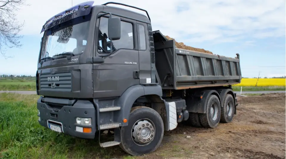 Wywrotka MAN SZYMETA do transportu kruszyw i ziemi