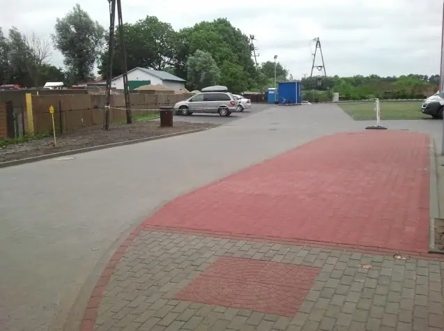 Budowa parkingów w Kołobrzegu, przy sklepach, hotelach i osiedlach